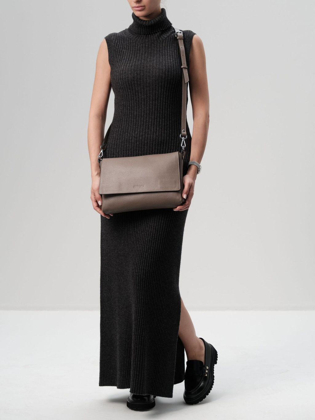 Сумка кожаная на плечо Deboro 30181 тауп