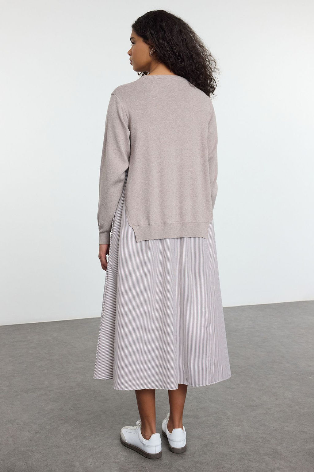 TRENDYOLMILLA Siyah Cizgili Triko Garnili Duz Kesim Midi Dokuma Elbise TWOAW25EL00359 фото 5