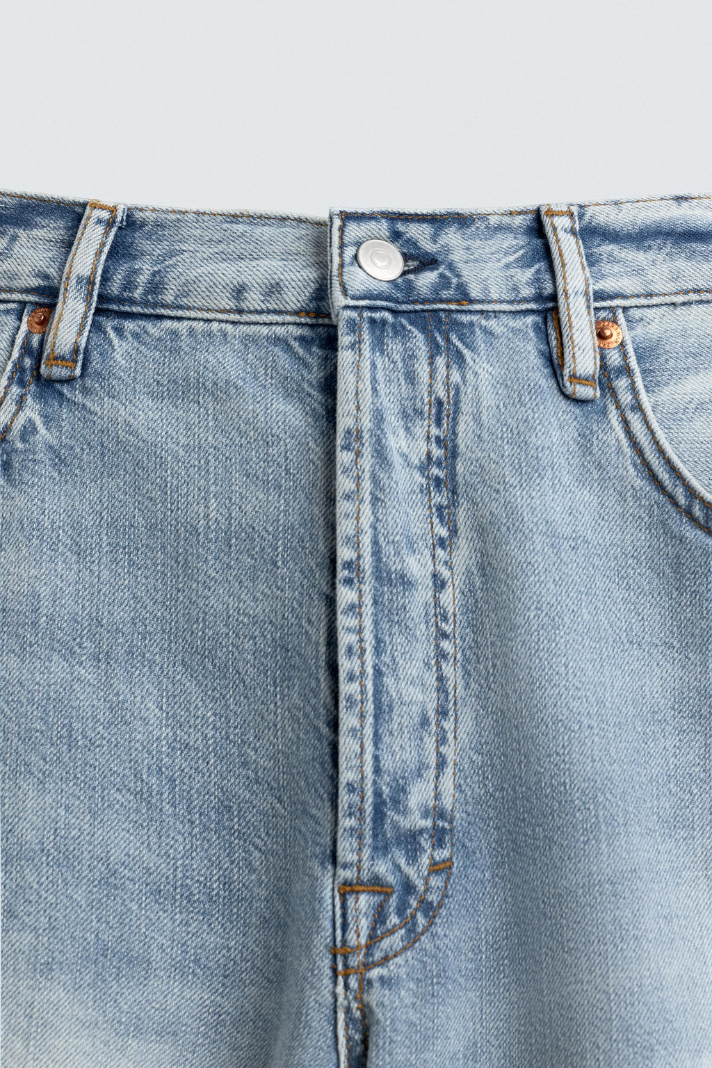 JEANS LIGEROS REGULAR FIT / Azul claro
