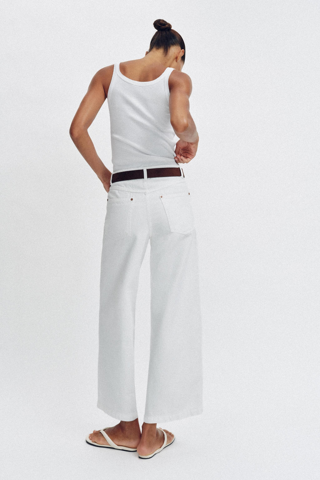 JEANS WIDE LEG CROPPED TIRO ALTO CINTUR?N / Blanco