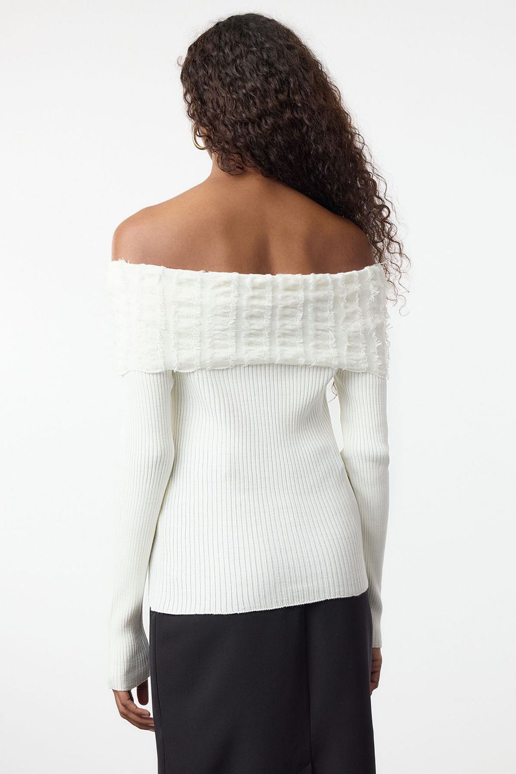 Pudra Yumusak Dokulu Carmen Yaka Ak?tma Detayl? Triko Kazak TWOAW25KZ00228 - Trendyolmilla фото 10