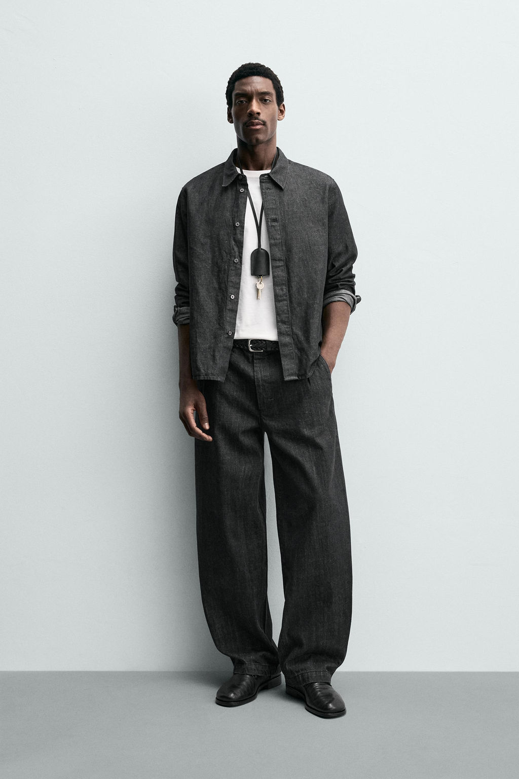 PANTAL?N CHINO DENIM BARREL FIT / Gris