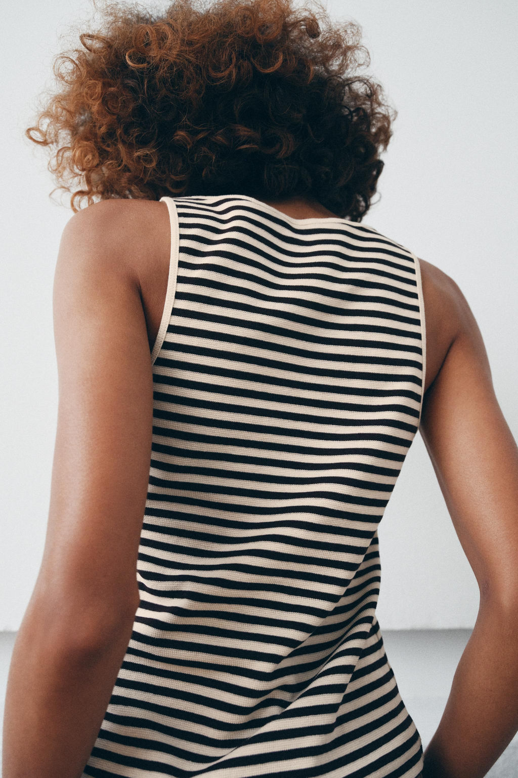 STRIPED SLEEVELESS TOP - Zara фото 9