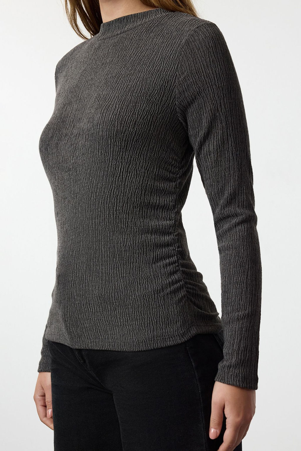 Antrasit Dik Yaka Buzgu/Drape Detayl? Regular/Normal Kal?p Orme Bluz TWOAW25BZ00221