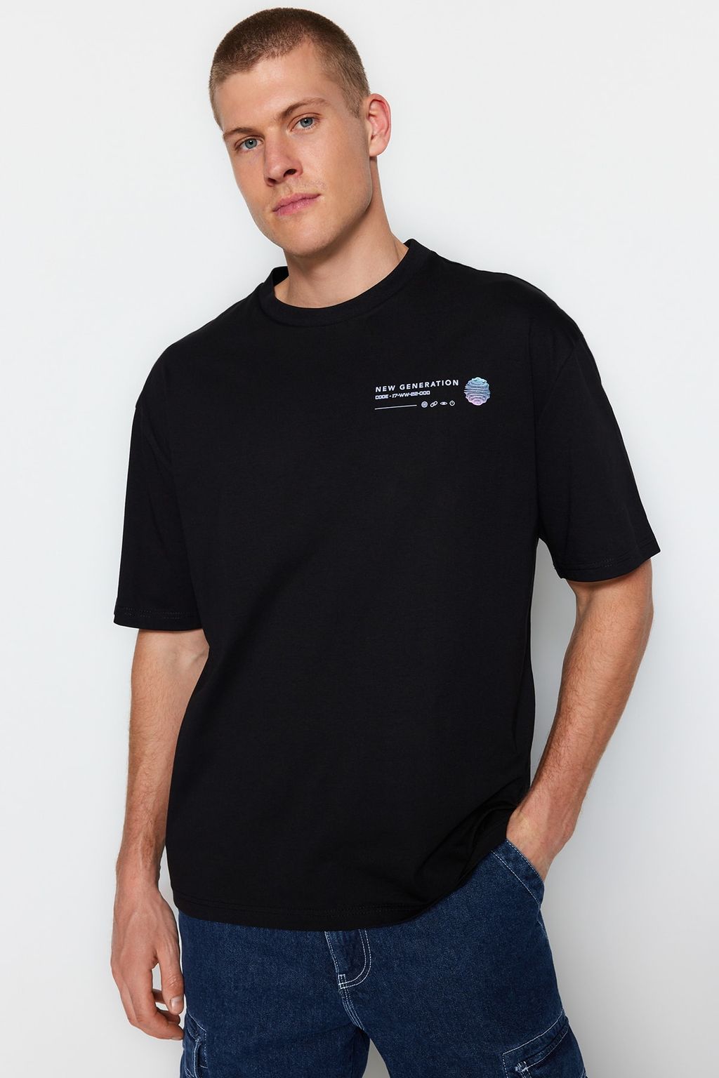TRENDYOL MAN Beyaz Oversize/Genis Kesim Bask?l? %100 Pamuklu T-Shirt TMNSS23TS00238 - Trendyolmilla фото 2
