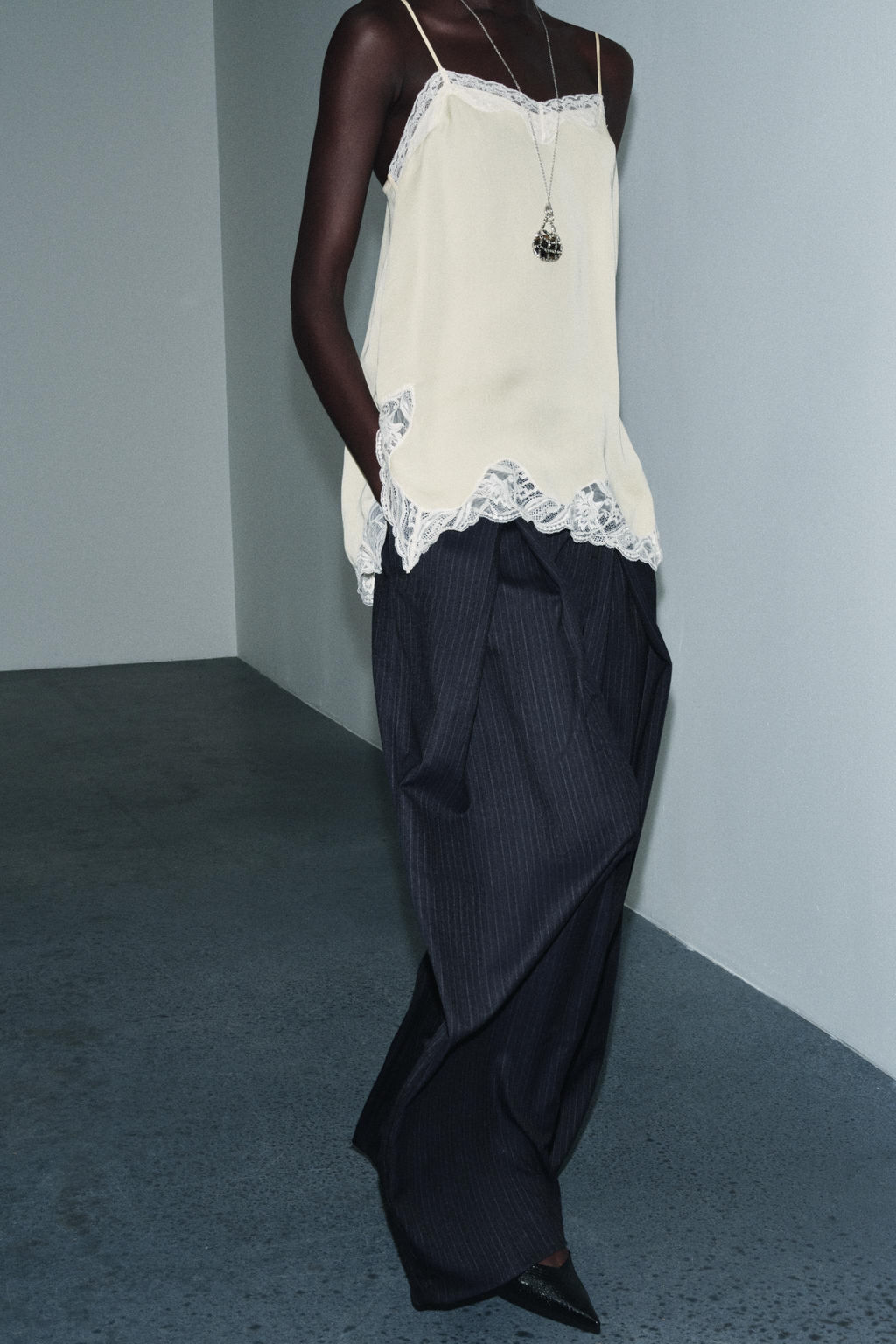 ZW COLLECTION PINSTRIPED DARTED TROUSERS - Zara фото 5