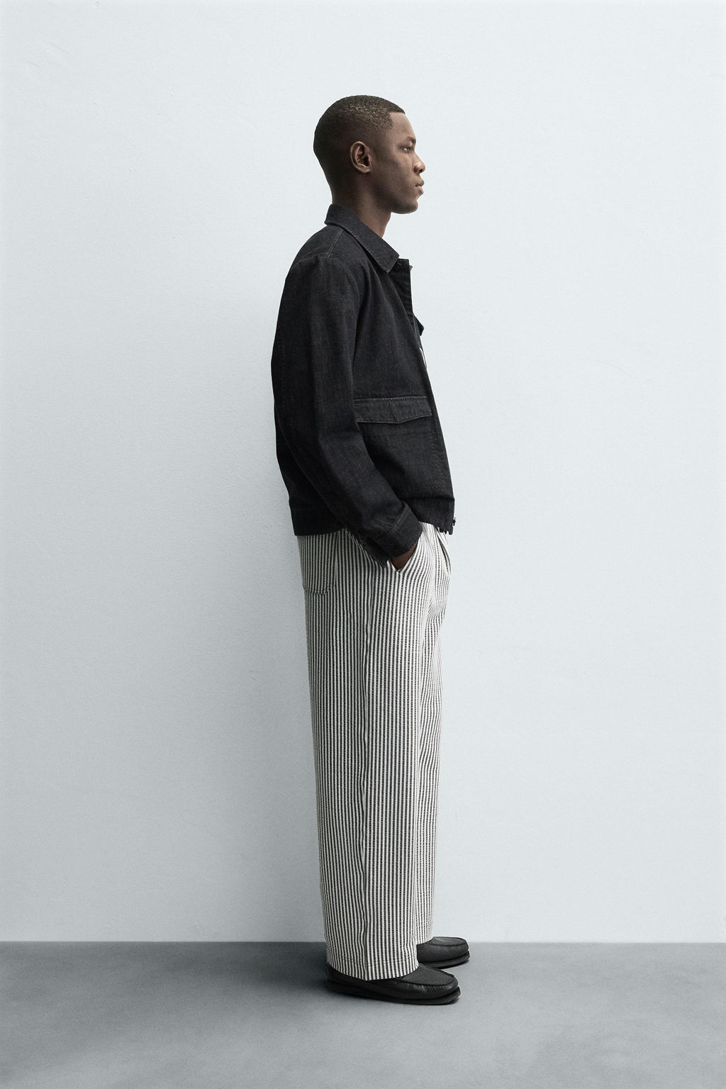 COMFORT STRIPED SEERSUCKER TROUSERS - Zara фото 4
