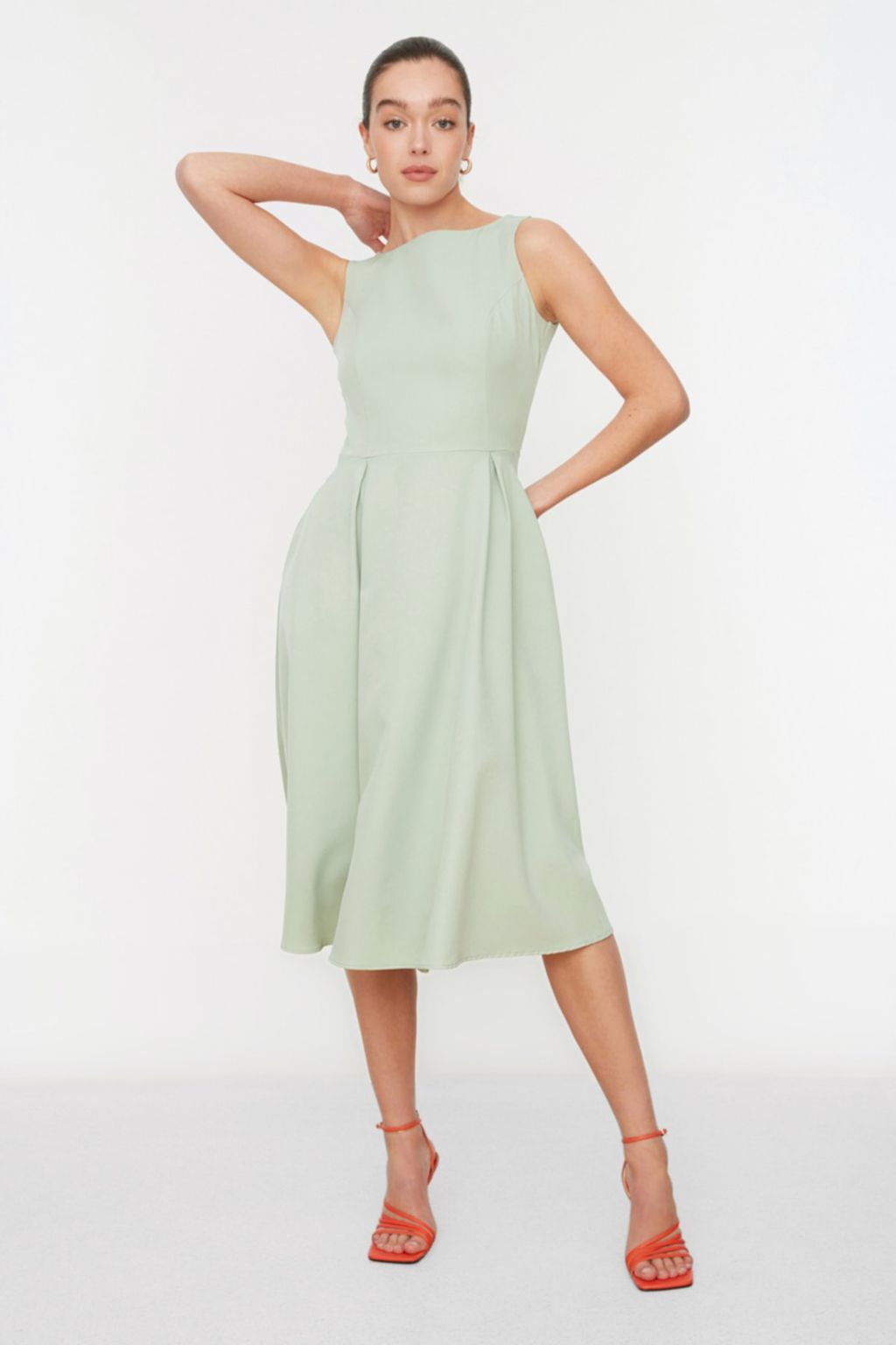 TRENDYOLMILLA Siyah Belden Ac?lan Pileli Midi Dokuma Elbise TWOSS20EL0980