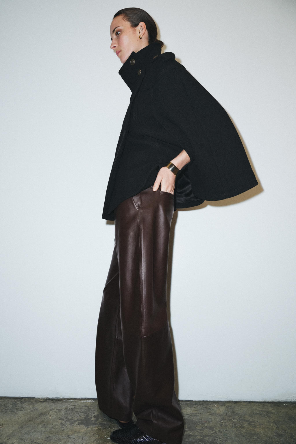 WOOL BLEND CAPE WITH METAL BUTTONS ZW COLLECTION - Zara фото 5