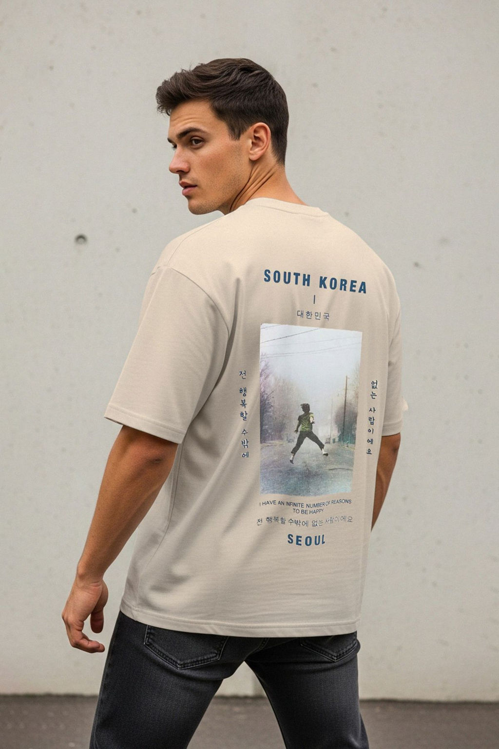 Trendyolmilla Man Tas Bisiklet Yaka K?sa Kol Sehir-Fotograf Bask?l? %100 Pamuklu T-Shirt TMNSS23TS00157