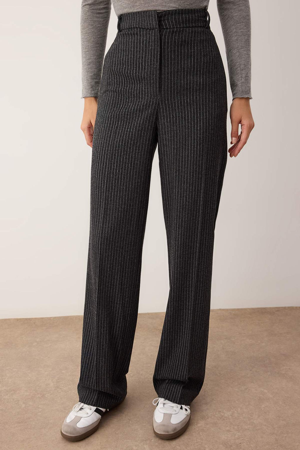 Antrasit K?sl?k Tuseli Cizgili Wide Leg/Genis Paca Arkas? Lastikli Kumas Pantolon TWOAW26PL00088 - Trendyolmilla фото 3