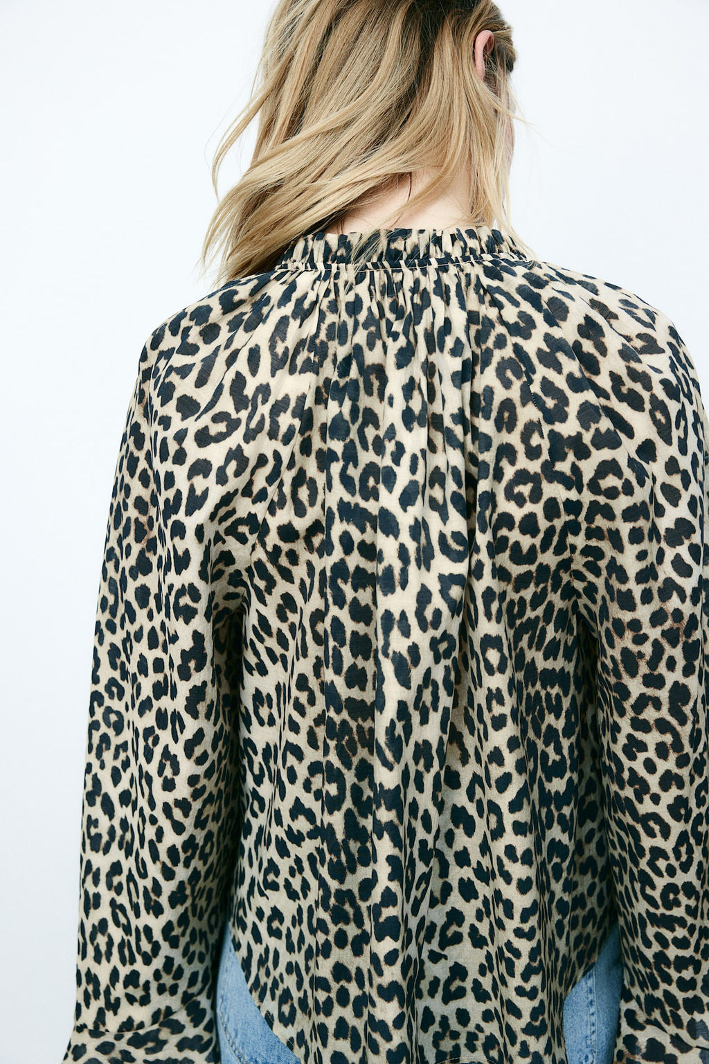 Blusa con mangas de volante - H&m фото 4