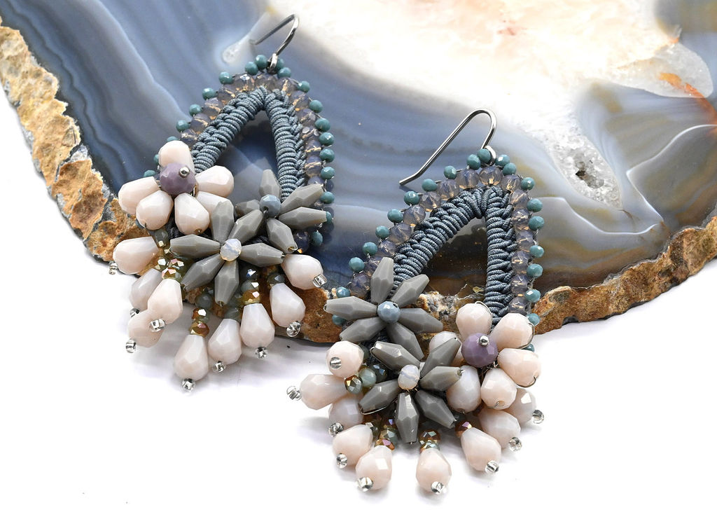 Серьги ручной работы капля в оплетении цв.сизый