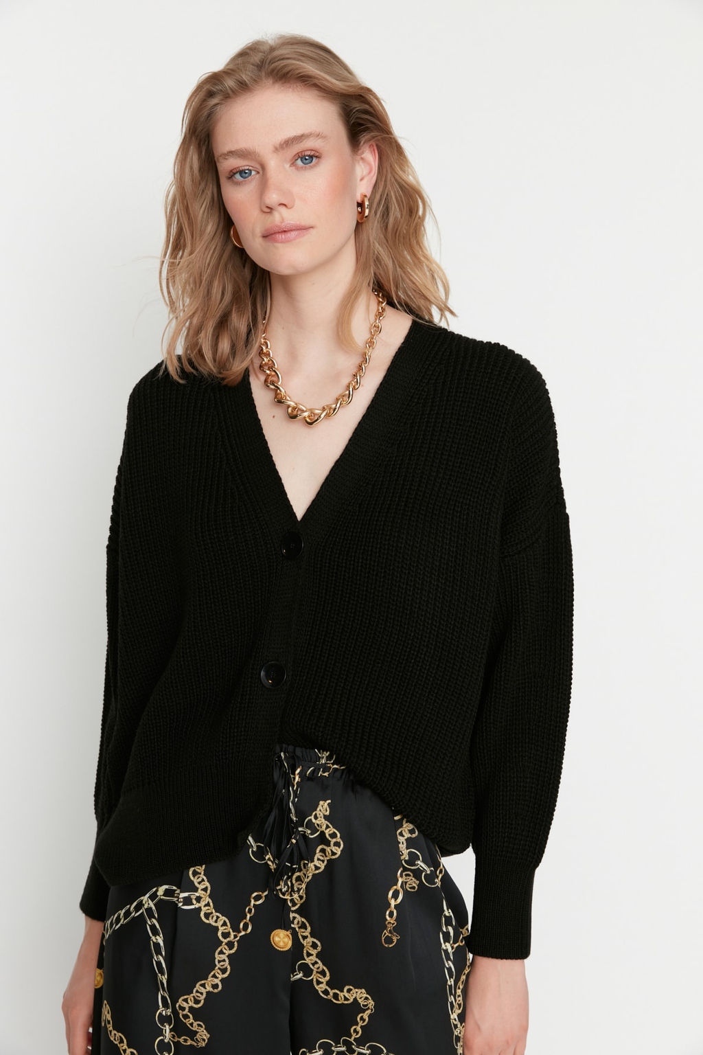 TRENDYOLMILLA Ekru Genis Kal?p V Yaka Triko H?rka TWOAW20HI0215  фото 2