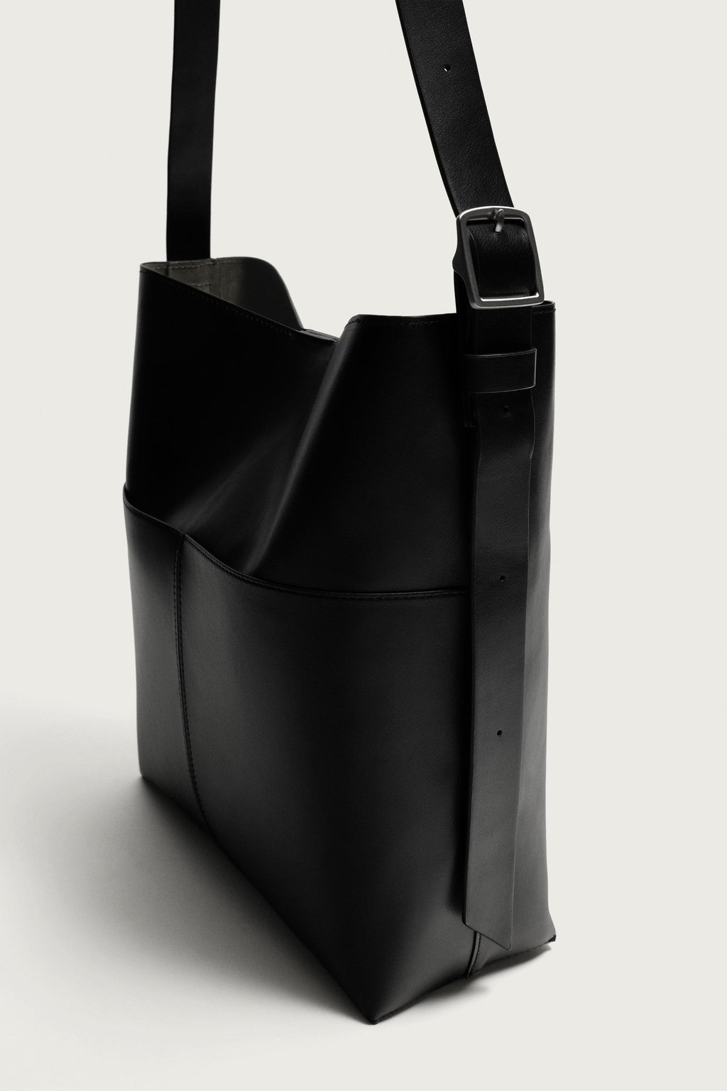 BOLSO SHOPPER LISO / Negro - Zara фото 5
