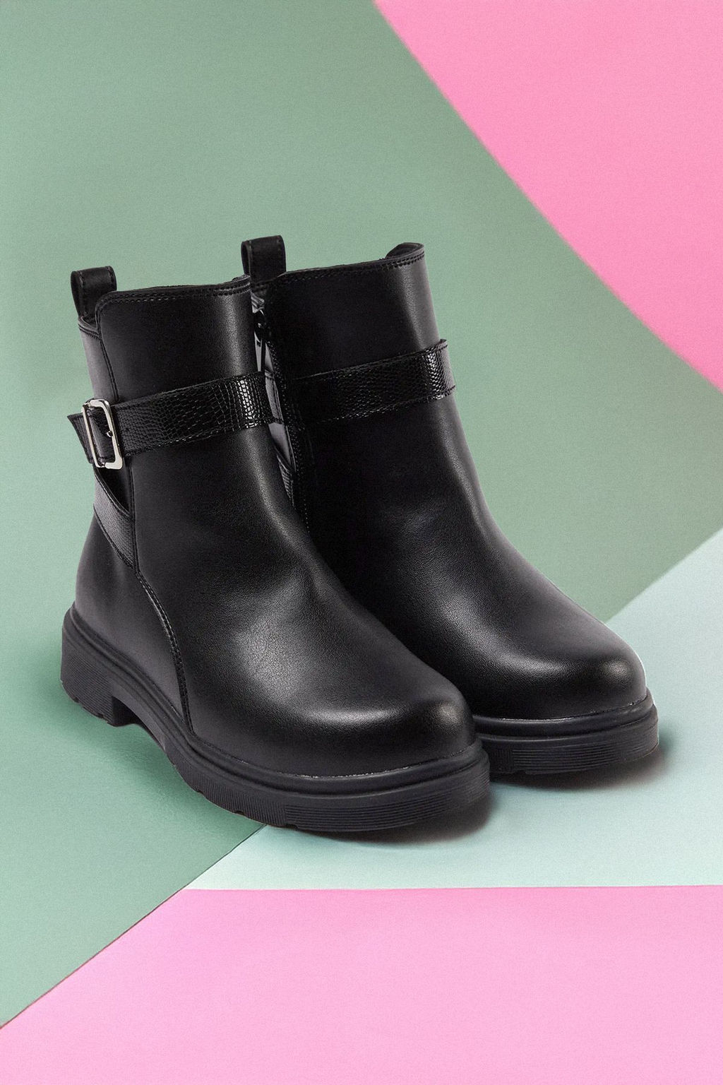 Trendyolmilla Shoes Siyah Tokal? Fermuarl? Buyuk K?z Cocuk Kids Bot 
TAKAW25BO00038