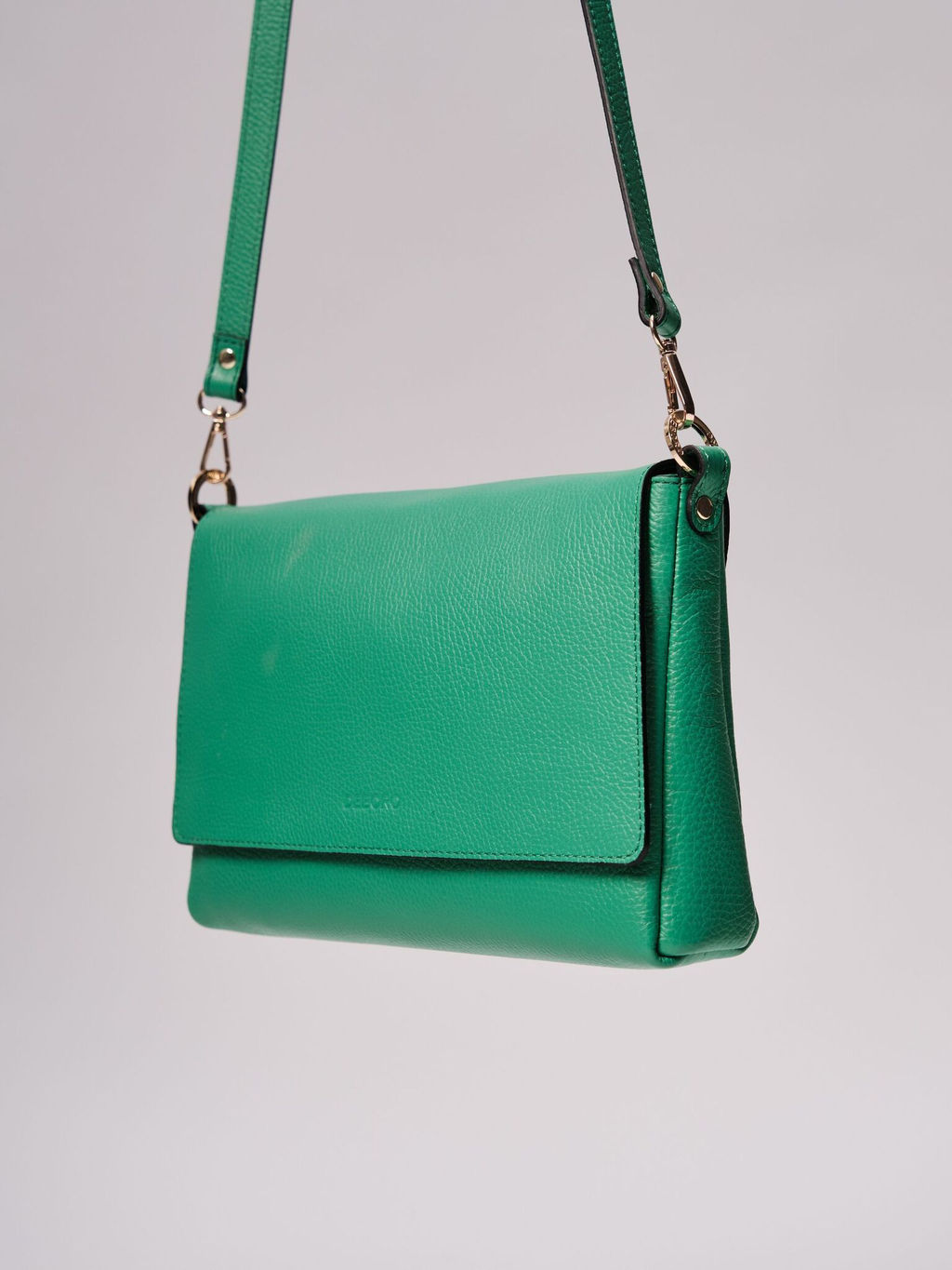 Кожаная сумка через плечо Deboro 30181 зеленая весна