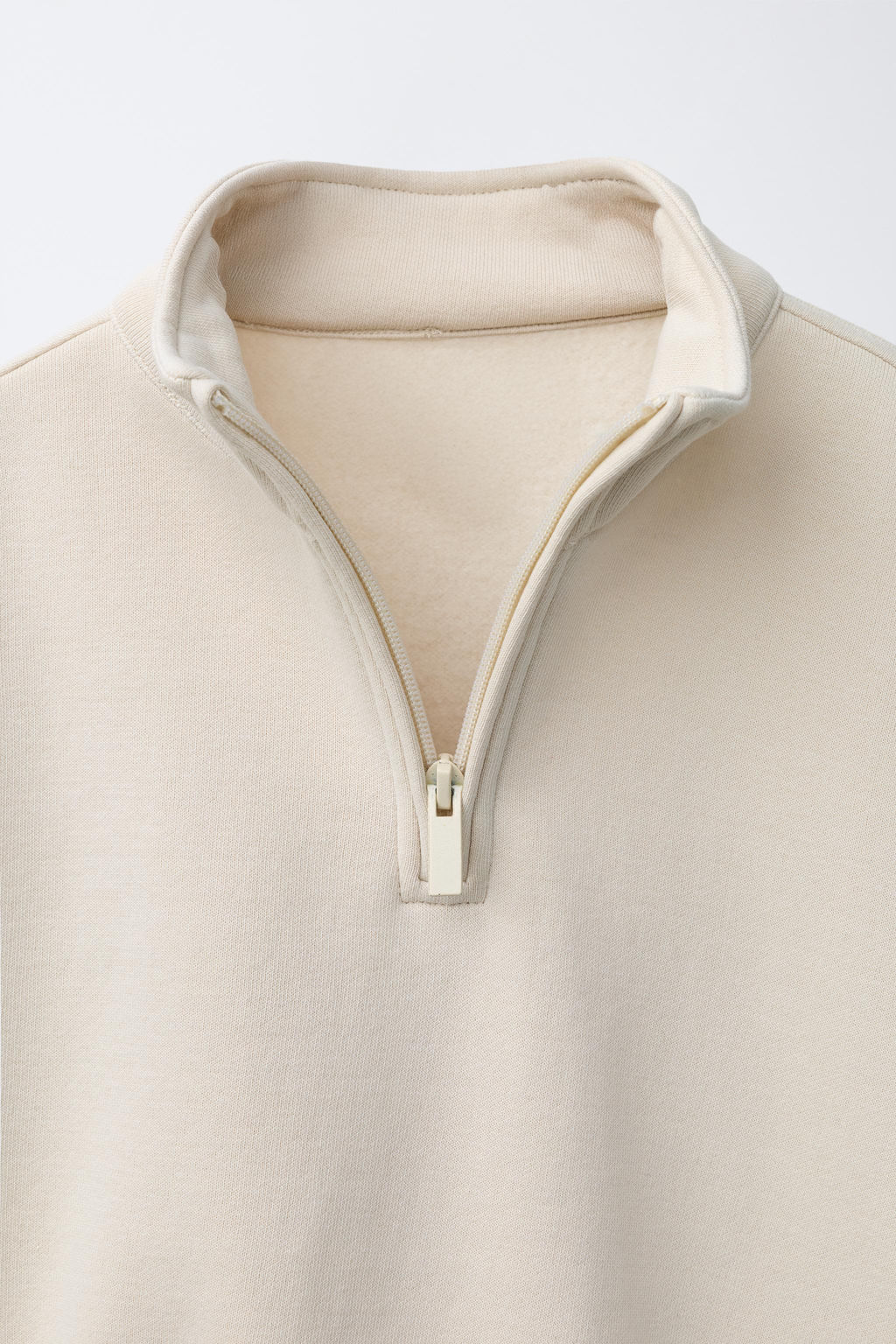 SUDADERA B?SICA ETIQUETA / Crudo