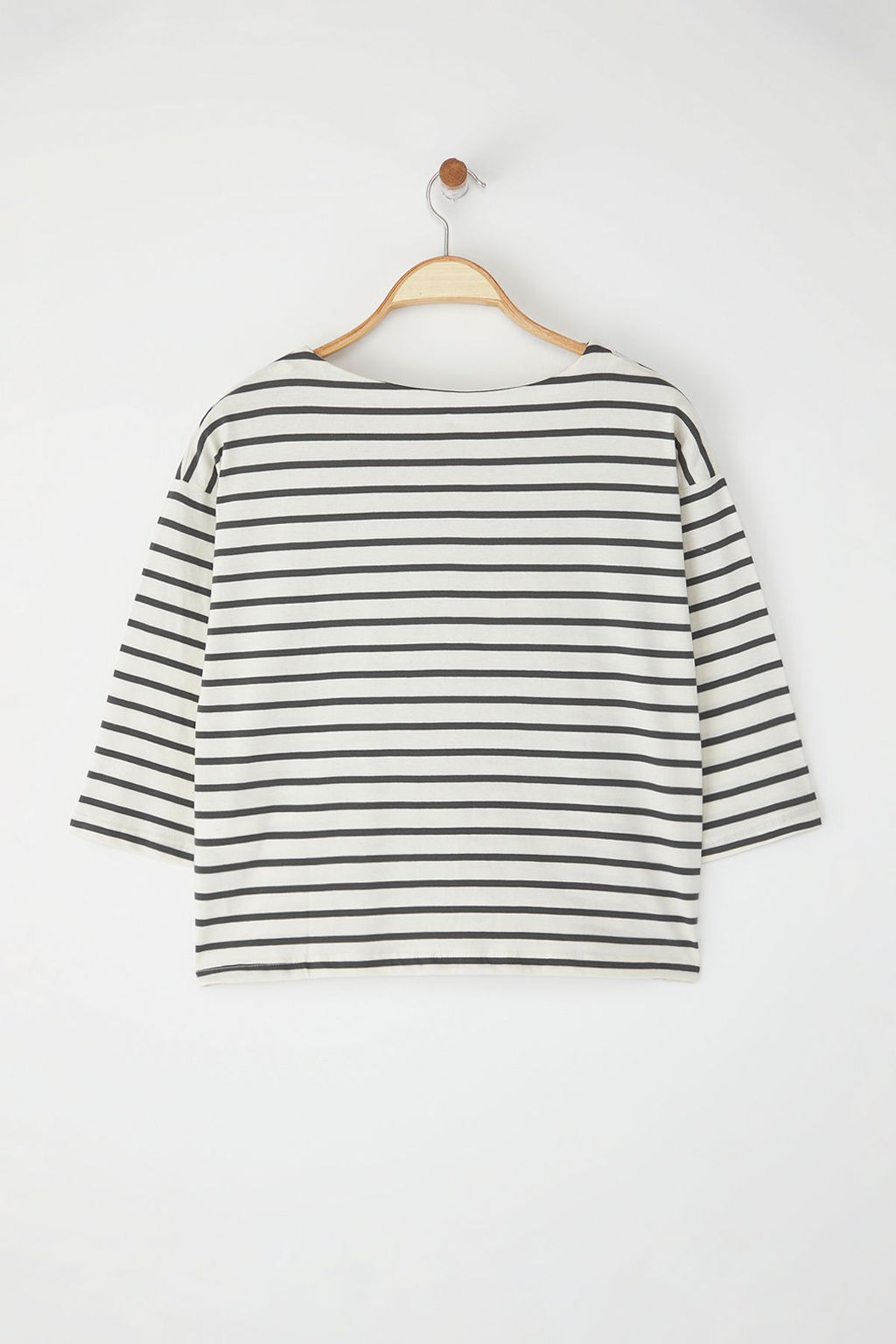 TRENDYOLMILLA Antrasit Cizgili Relaxed/Rahat Kal?p Truvakar Kol Orme T-Shirt TWOSS25TS00115 фото 7