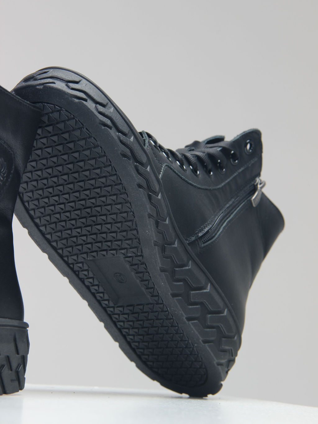 Ботинки 214.icebergbl.Black/Байка