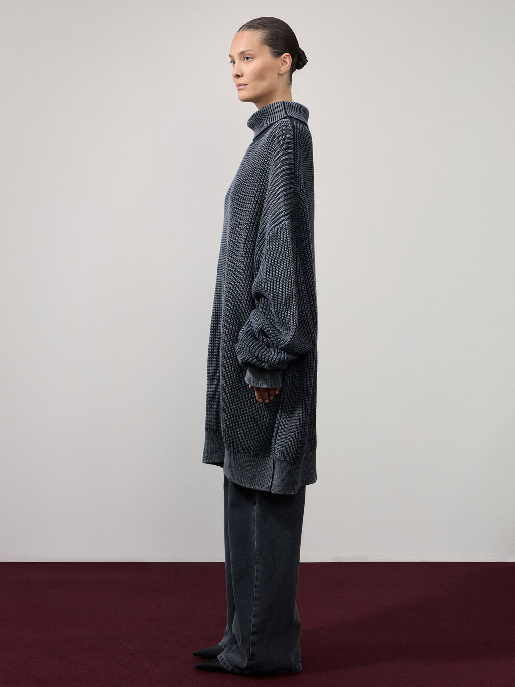 Свитер оверсайз с эффектом garment dye / Zarina  фото 4