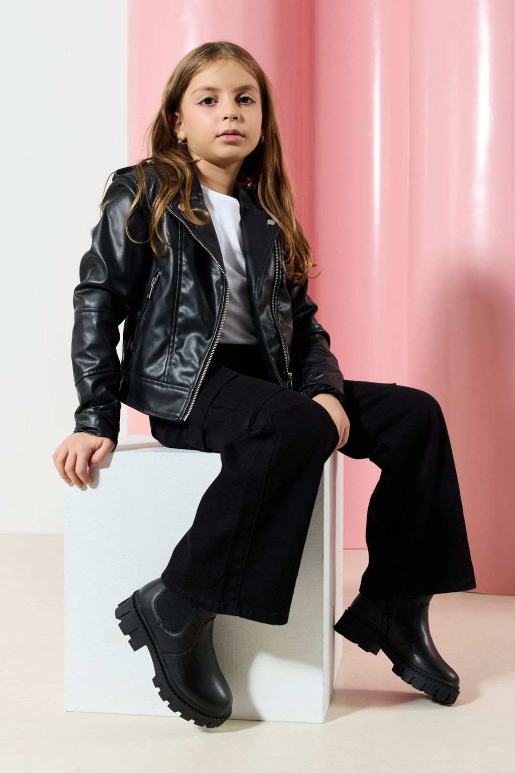 Trendyol Shoes Siyah Lastikli Buyuk K?z Cocuk Chealsea Kids Bot TAKAW25BO00039