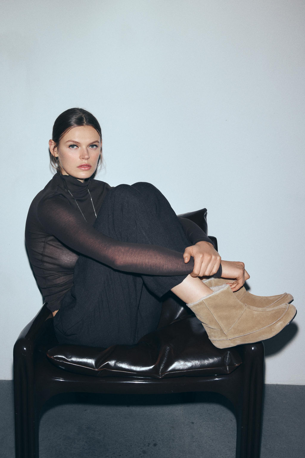 SOFT LEATHER ANKLE BOOTS