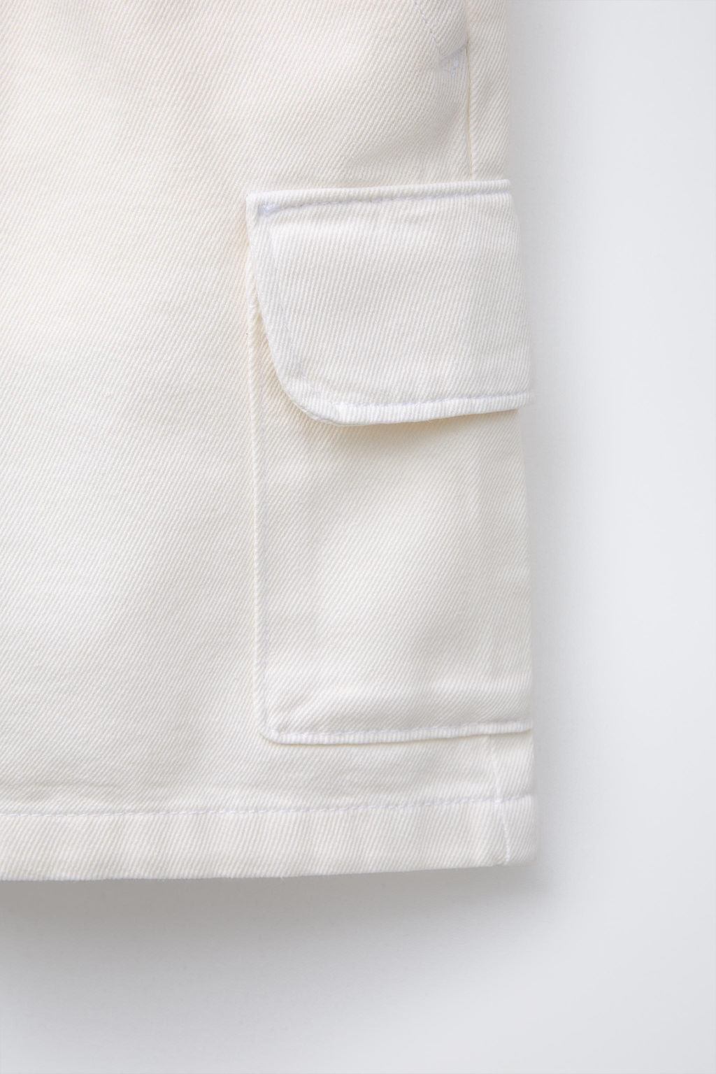 STRAIGHT FLOWING CARGO BERMUDA SHORTS - Zara фото 4