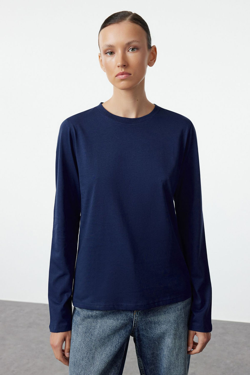 TRENDYOLMILLA Siyah-Gri 2li Paket %100 Pamuk Bisiklet Yaka Regular/Normal Kesim Orme T-Shirt TWOAW25TS00001 фото 4