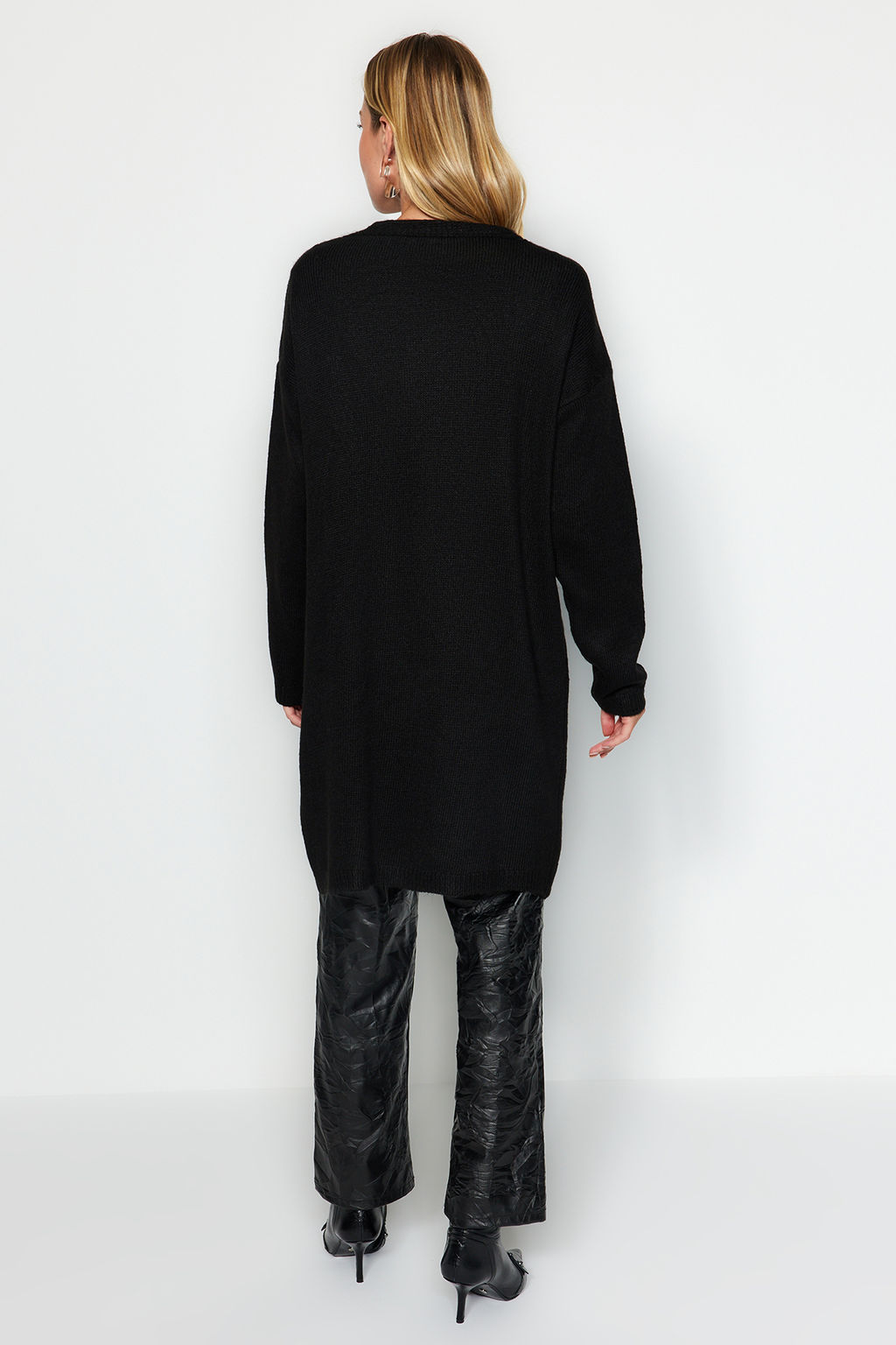 Siyah Yumusak Dokulu Cep Detayl? Triko H?rka TWOAW24HI00381 - Trendyolmilla фото 4