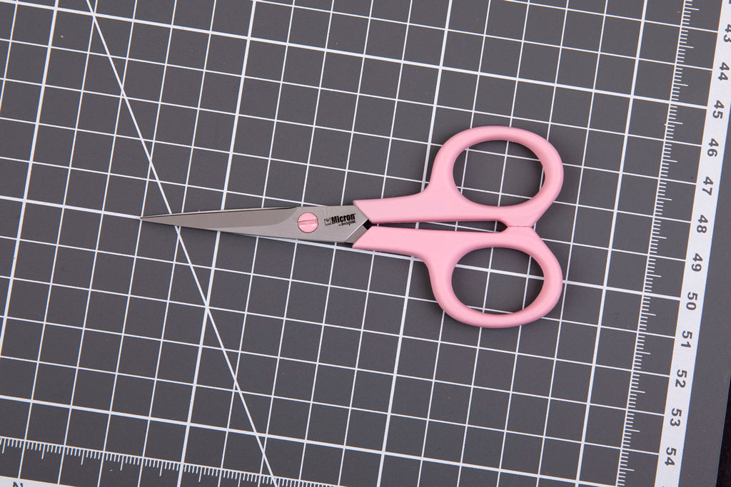 Ножницы Micron by Sharpist Easy VIT-201 для рукоделия на подложке с европодвесом 108 мм