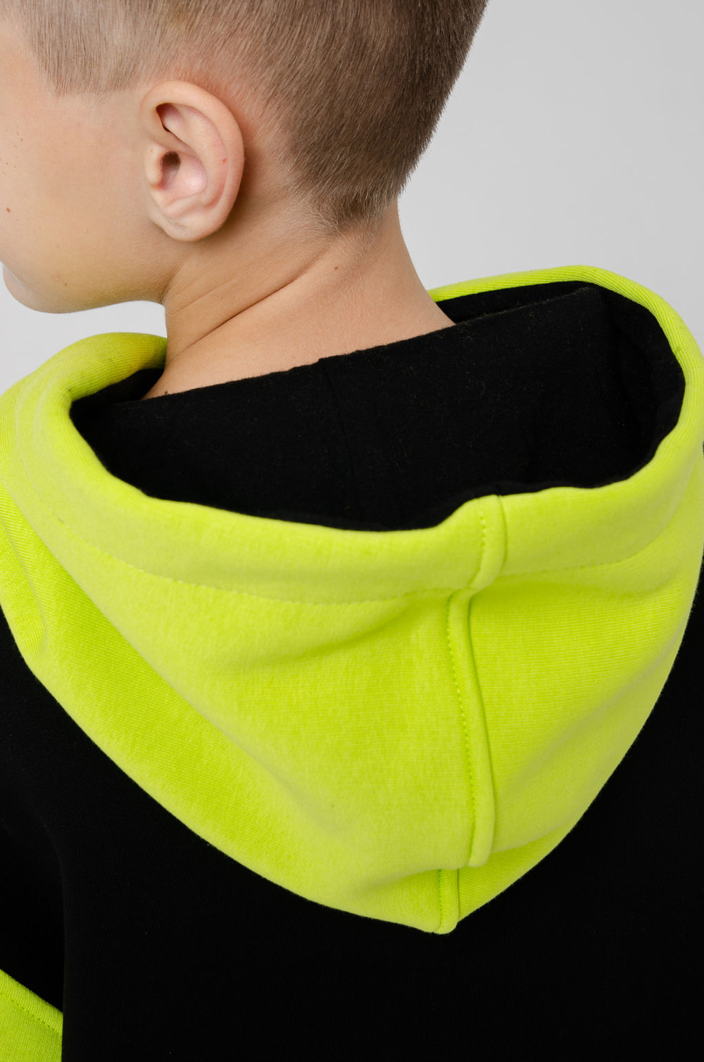 886Д Костюм детский "Черный/салатовый"