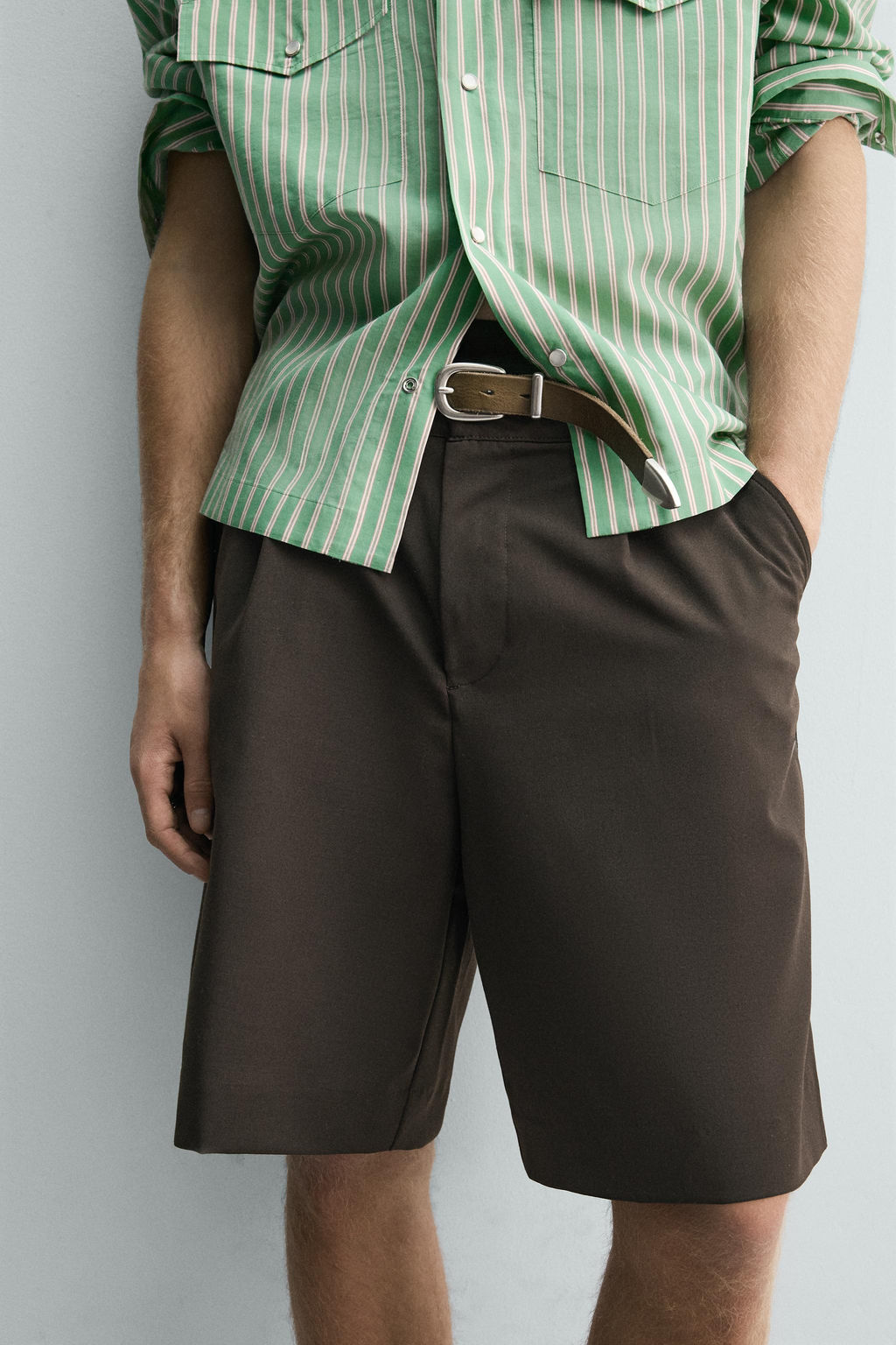 BERMUDA RELAXED FIT PLIEGUES / Chocolate