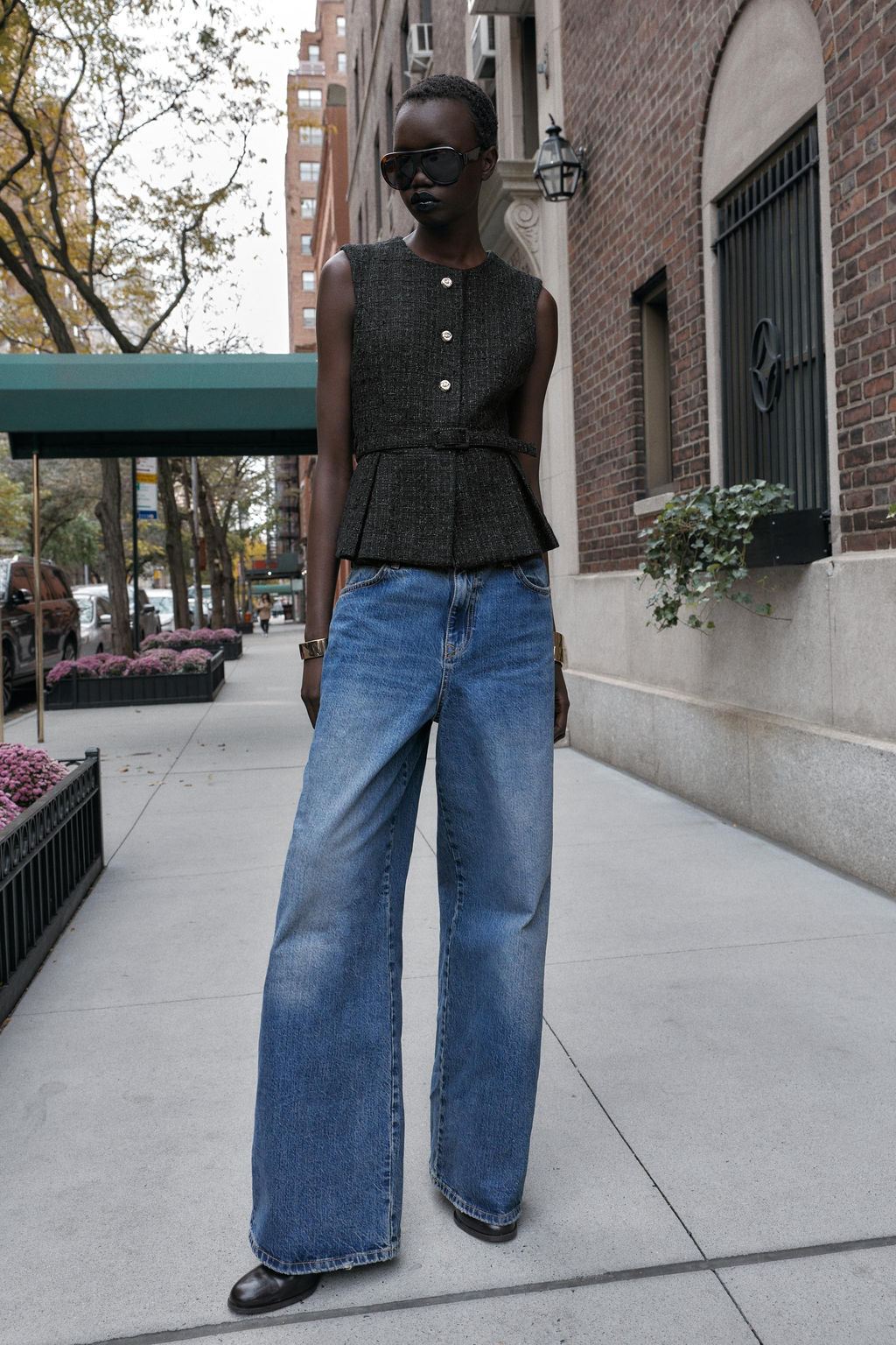 STRUCTURED WAISTCOAT WITH METALLIC THREAD BELT