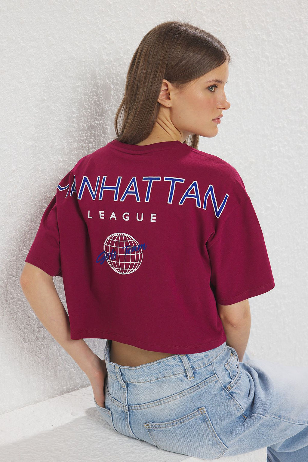 TRENDYOLMILLA Visne Curugu %100 Pamuk Relaxed Crop/Rahat K?sa Kesim S?rt ve On Bask?l? Orme T-Shirt TWOSS25TS00165 фото 6