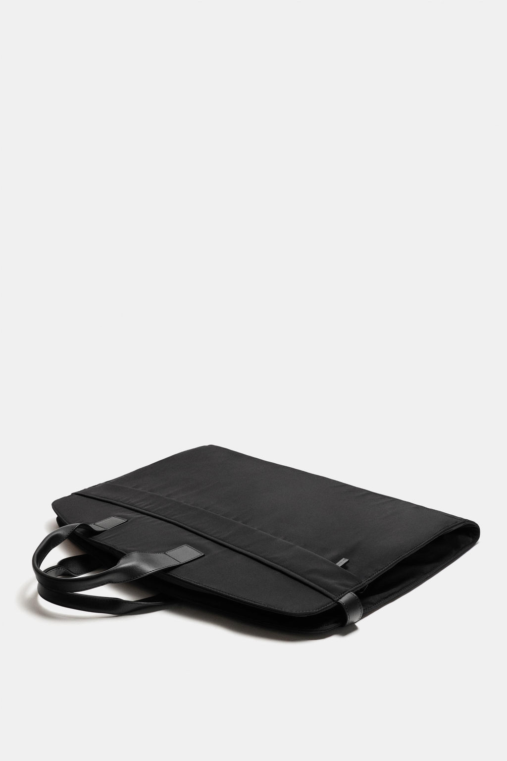 PORTATRAJES NYLON / Negro