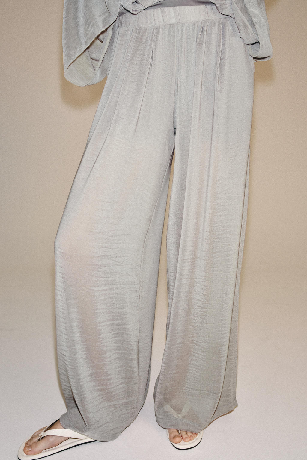 PANTAL?N PALAZZO SEMITRANSPARENTE / Gris medio - Zara фото 5