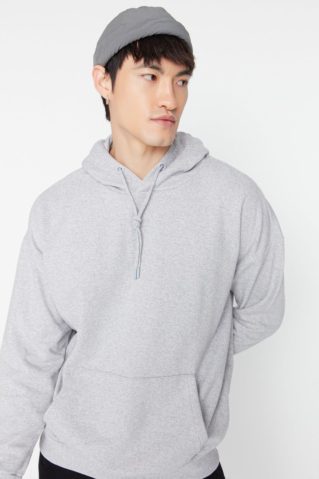 Gri Melanj Oversize/Genis Kesim Kapusonlu Ici Polar/S?cak Tutan Sweatshirt TMNAW23SW00195