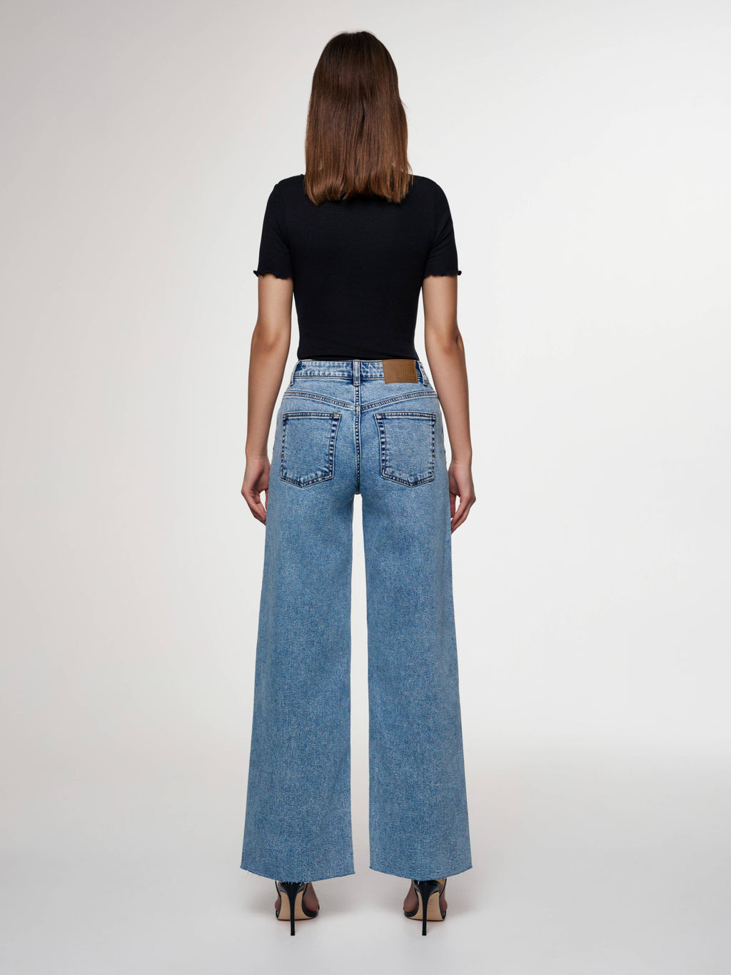 CONTE CON-637 Широкие джинсы wide leg с необработанным краем light blue