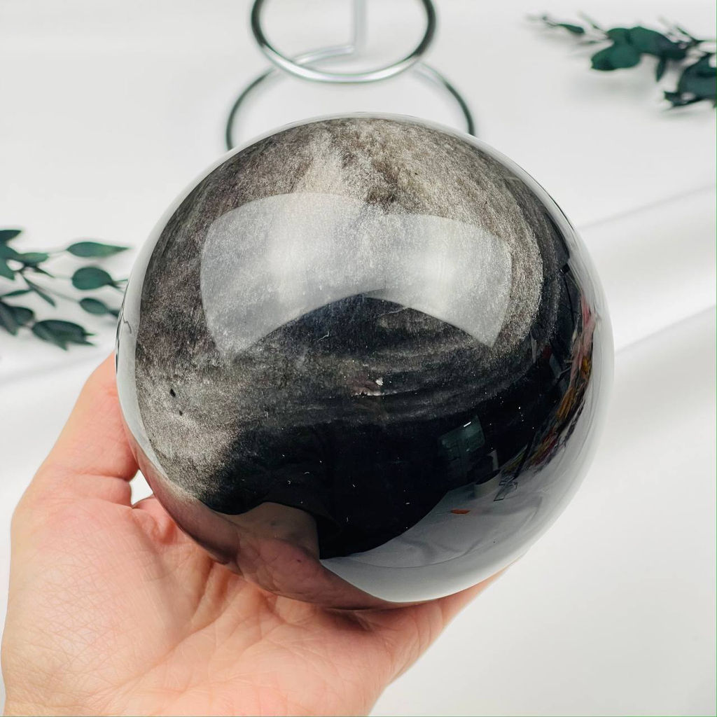 Шар из серебристого Обсидиана