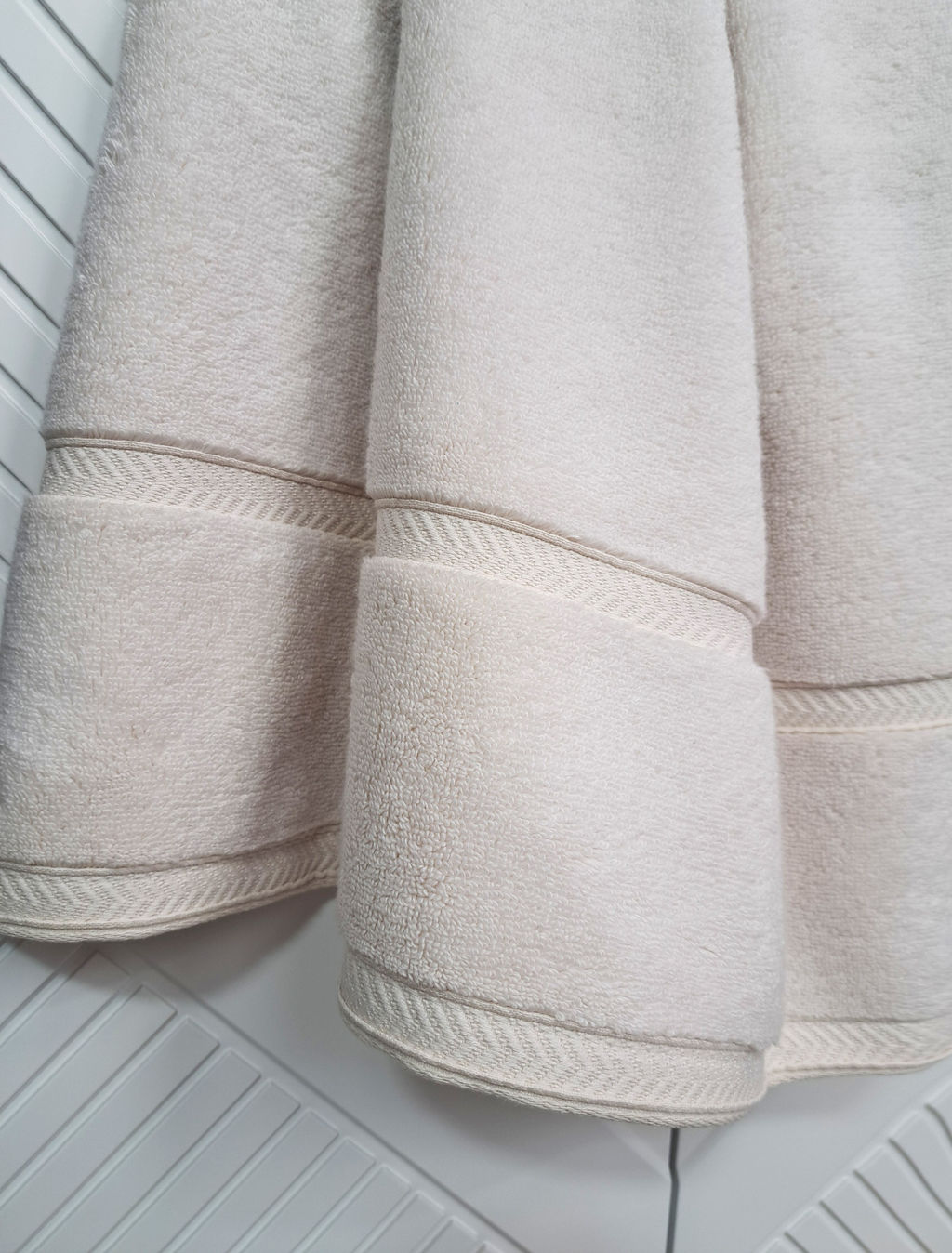 Полотенце Perla (орхидея платина) 50х90см