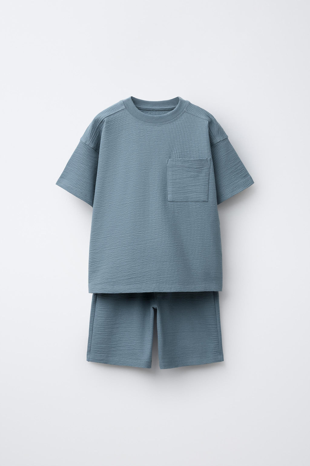 T-SHIRT WITH POCKET AND BERMUDA SHORTS SET