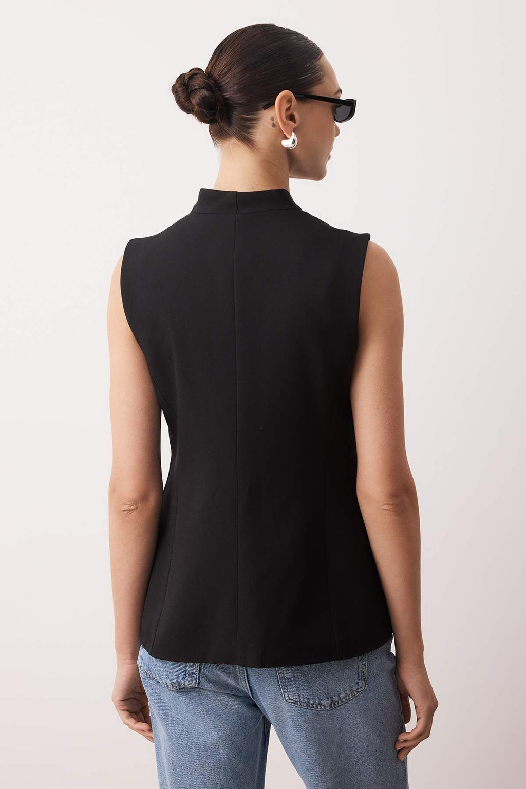 Siyah Gizli Dugmeli Dik Yaka Dokuma Yelek TWOAW26YE00027