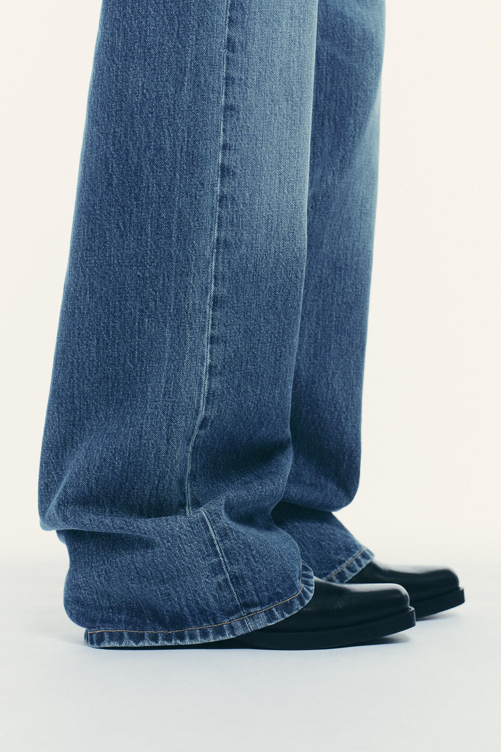 TRF MID-WAIST WIDE-LEG JEANS - Zara фото 4