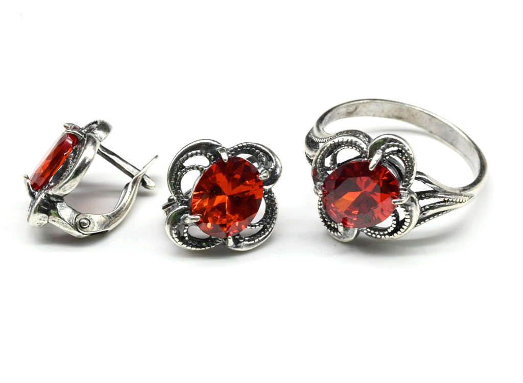 Кольцо Серьги с цирконом искусственным, цв.красный размер 20