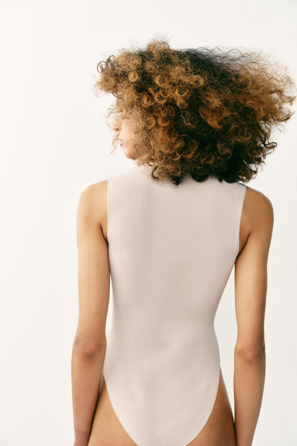 BODY ESCOTE CUADRADO STRETCH / Crudo - Zara фото 11