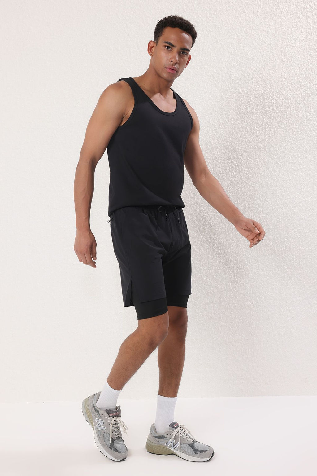 TRENDYOL MAN Siyah Running H?zl? Kuruma Micropoly Antrenman Fitness Taytl? Outdoor Sort TMNSS25SR00060