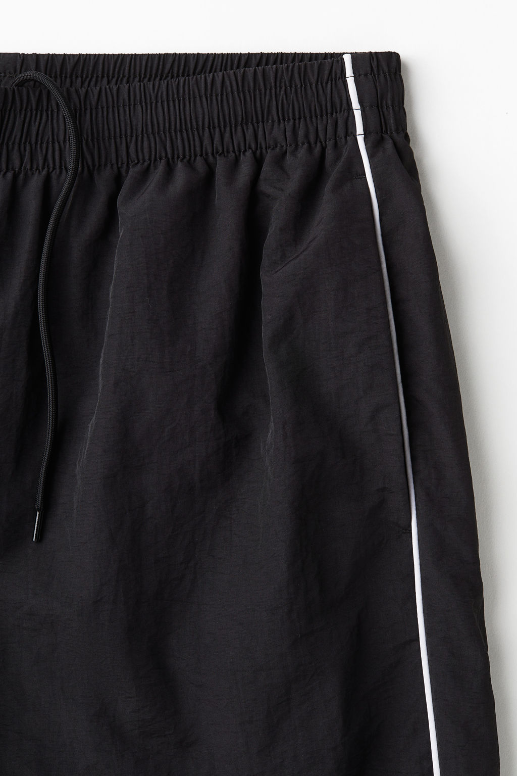 Pantal?n de ch?ndal en nailon Relaxed Fit - H&m фото 3