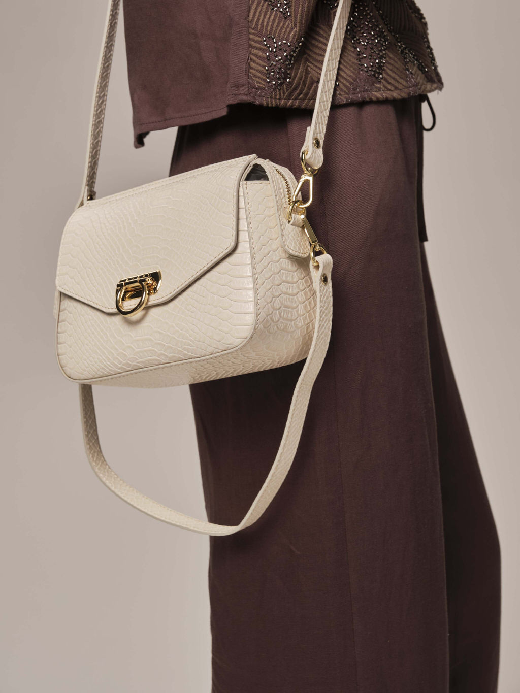 Женская сумка кросс-боди Azaro 3684 бежевый лен/питон