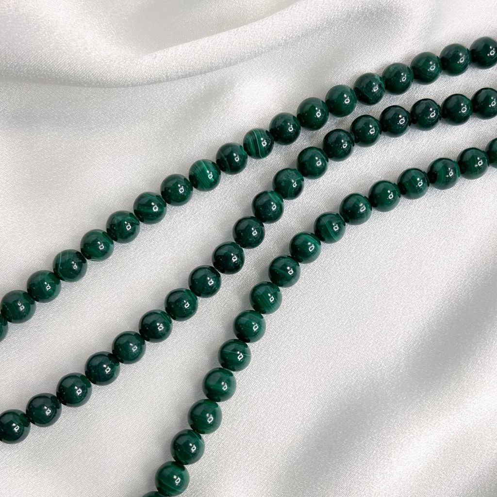 Бусины для украшений из Малахита (65 бусин) 39 см